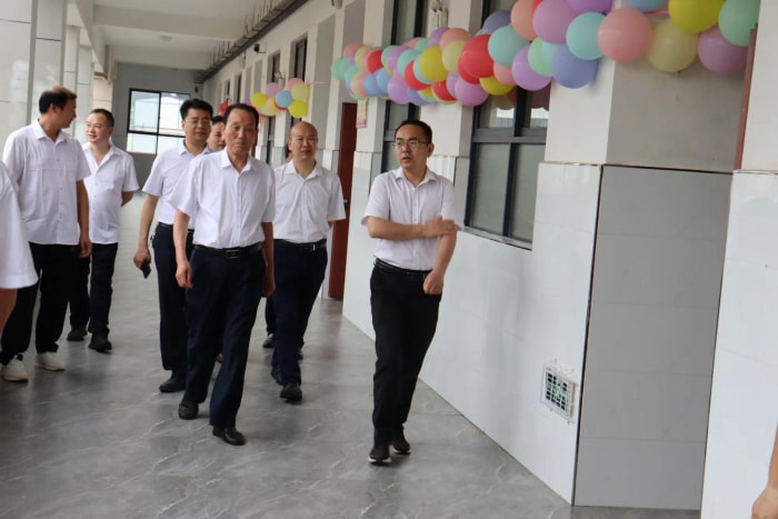 ����չ�L(f��ng)�� ͯ����δ����������W(xu��)У�c����һ�����(d��ng)